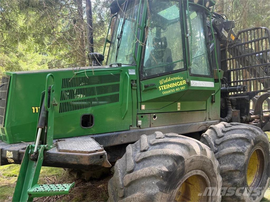 John Deere 1110 D Форвардери