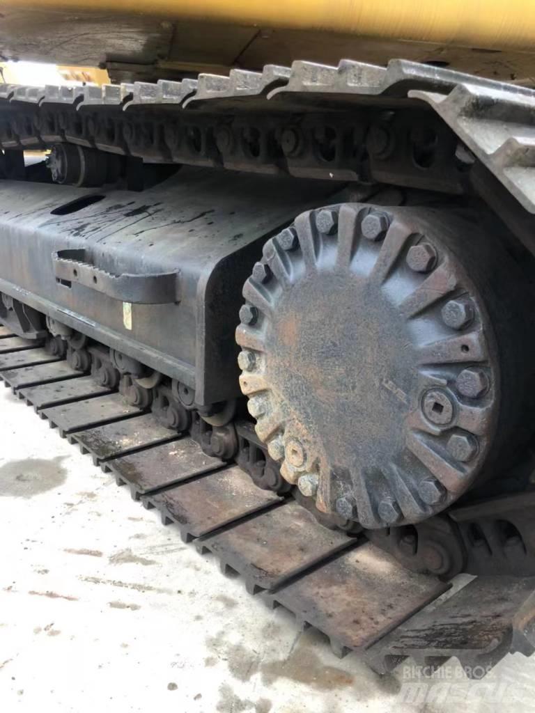 CAT 323 D Гусеничні екскаватори