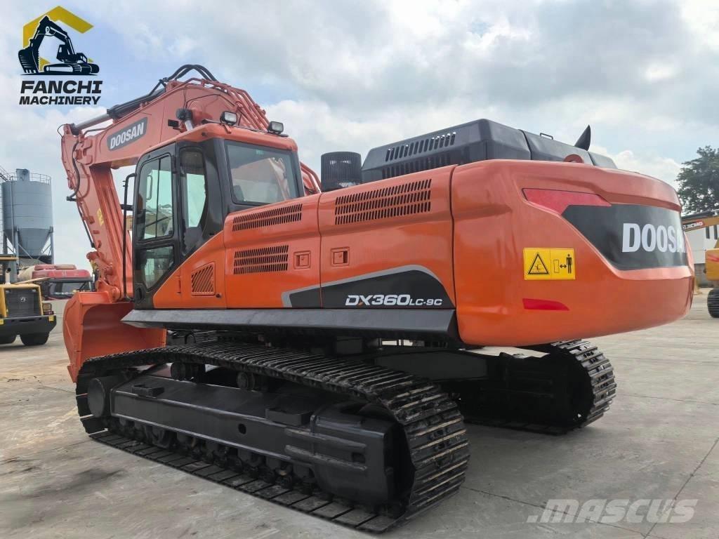 Doosan 360 Гусеничні екскаватори