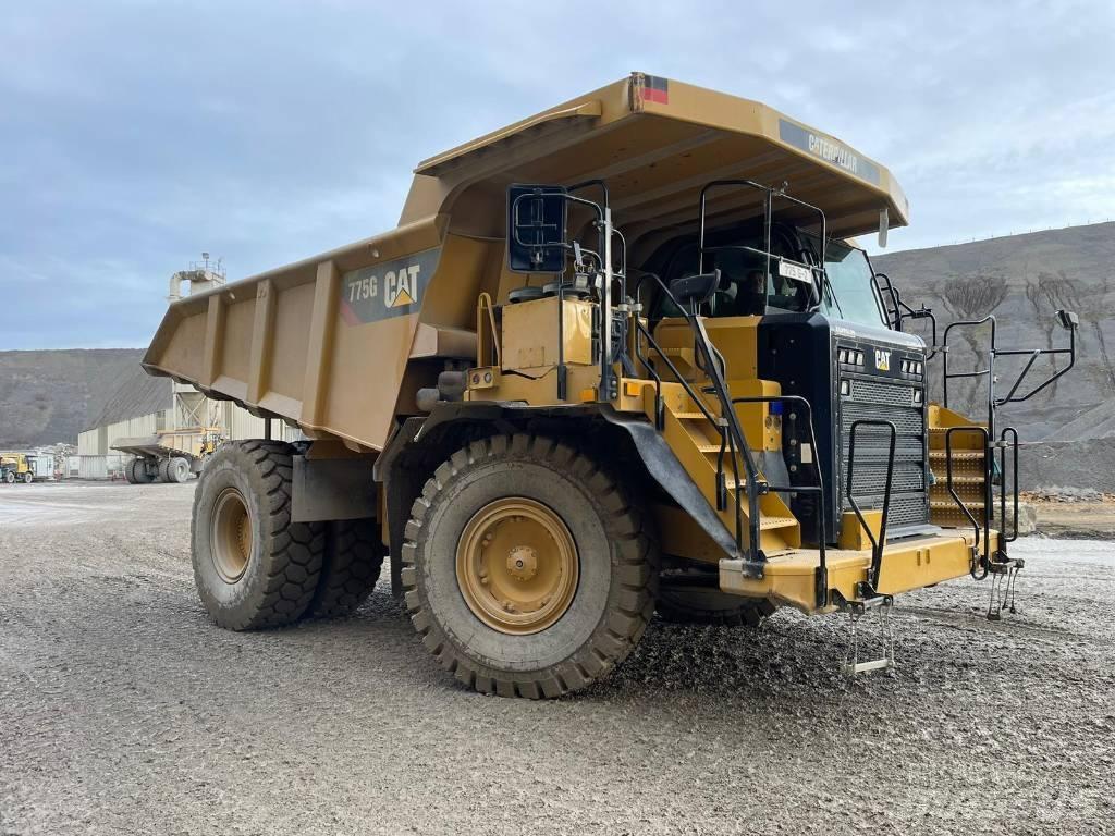 CAT 775G Кар`єрні самоскиди