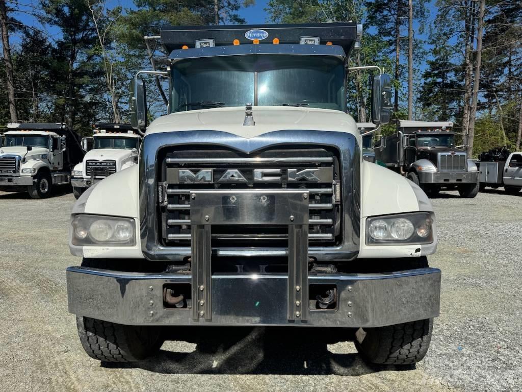 Mack GU713 Самоскиди