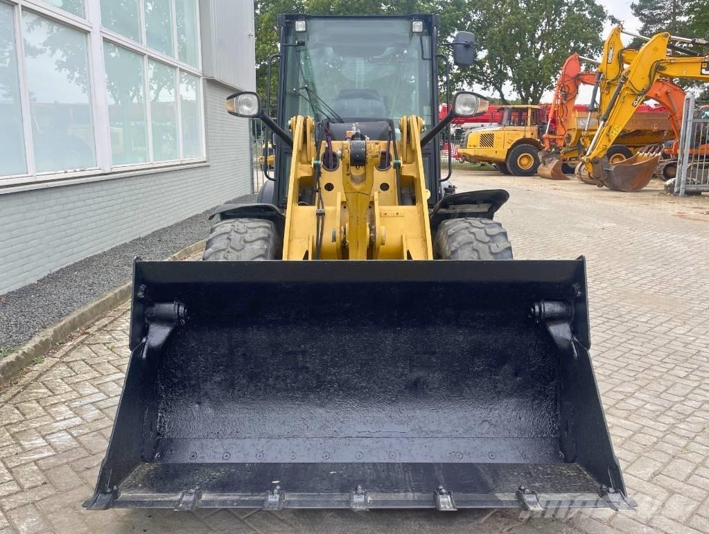 CAT 906 M    2018 Фронтальні навантажувачі