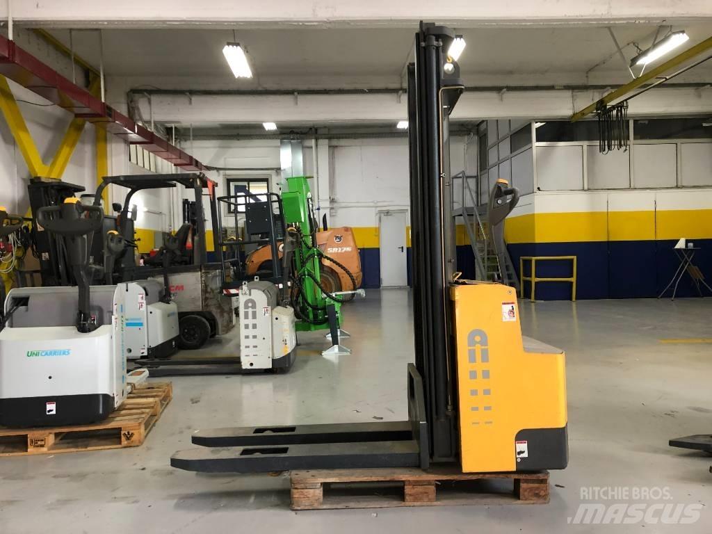 Atlet CSH 125 Самохідні електроштабелери