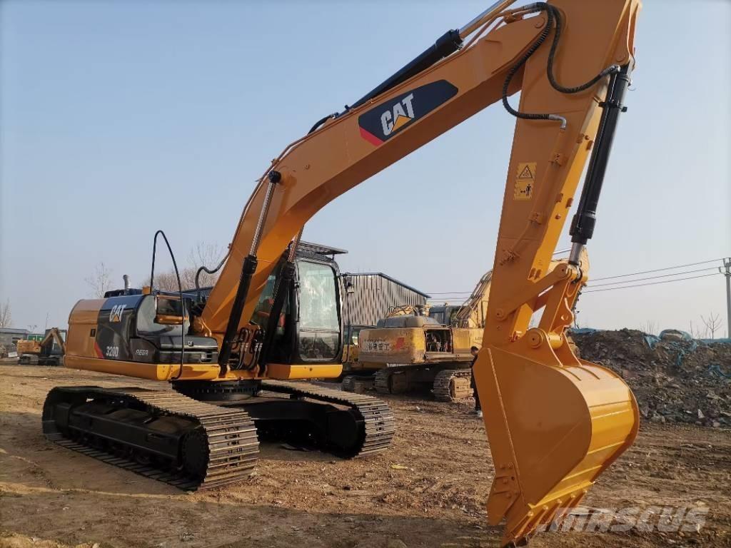 CAT 320 D Гусеничні екскаватори