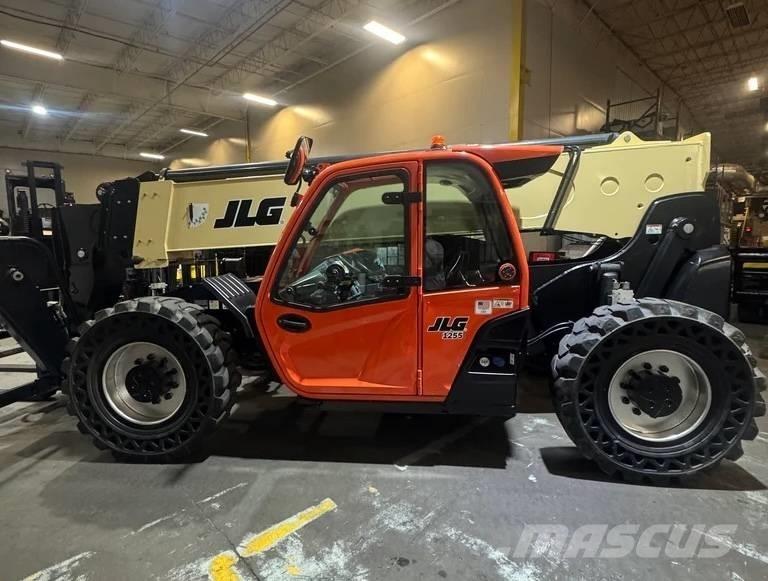 JLG 1255 Телескопічні навантажувачі