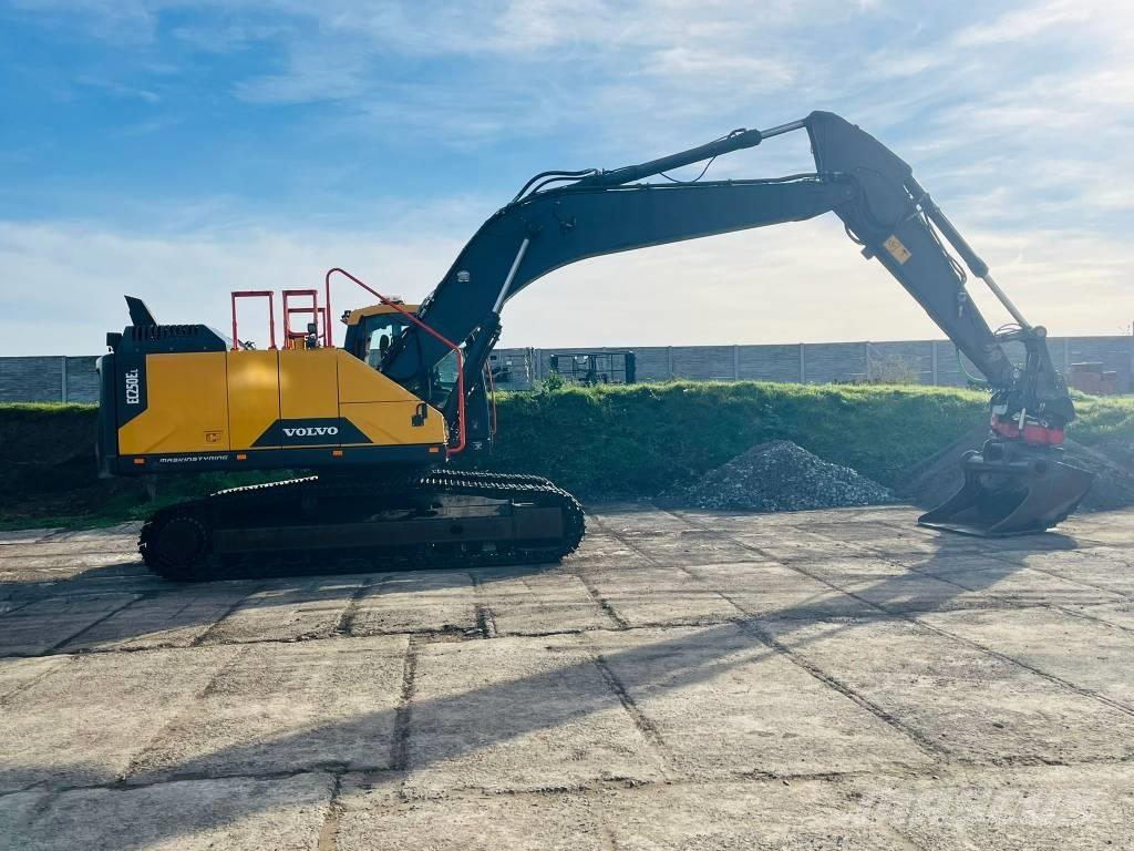 Volvo EC 250 EL Гусеничні екскаватори
