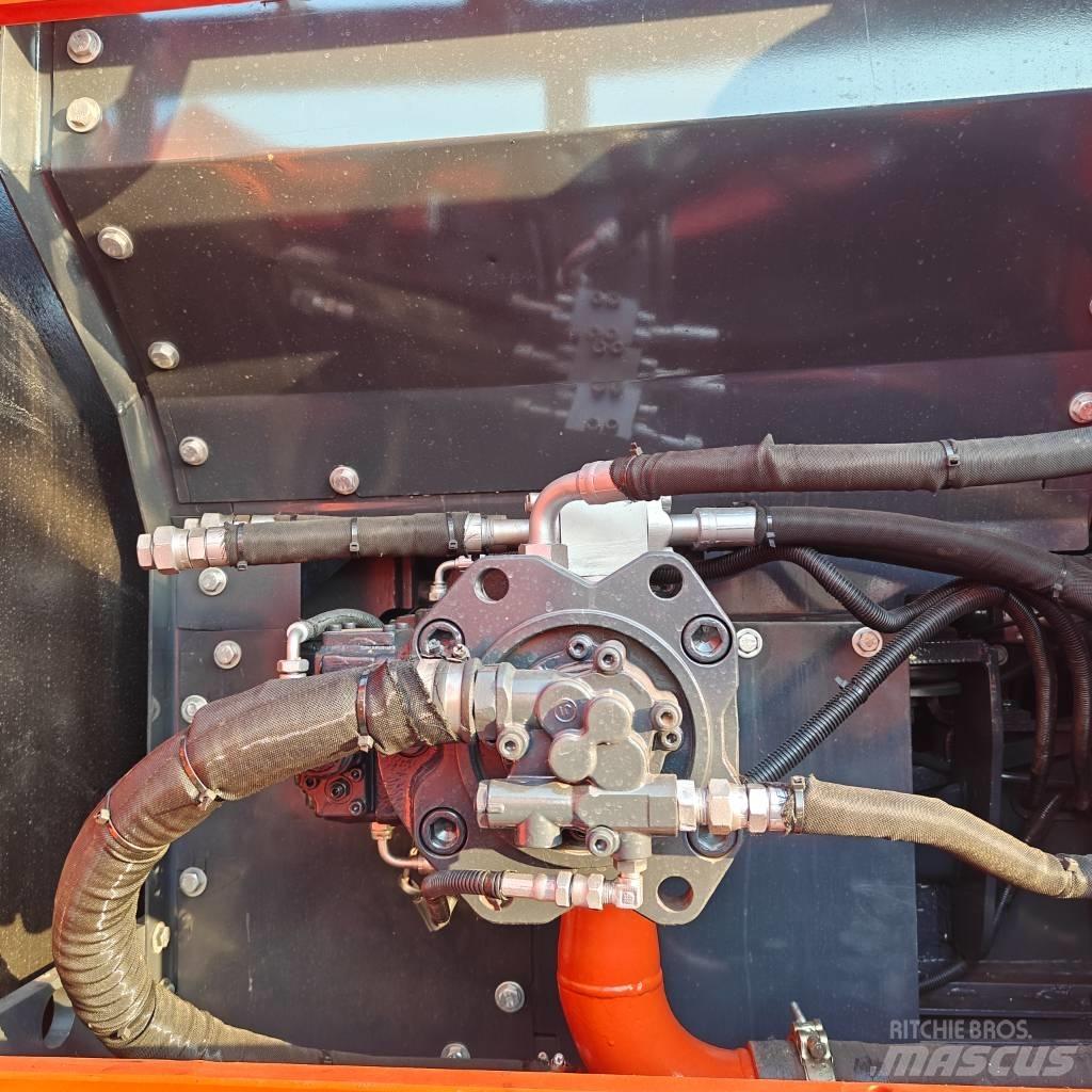 Doosan DX225LC-9C Гусеничні екскаватори
