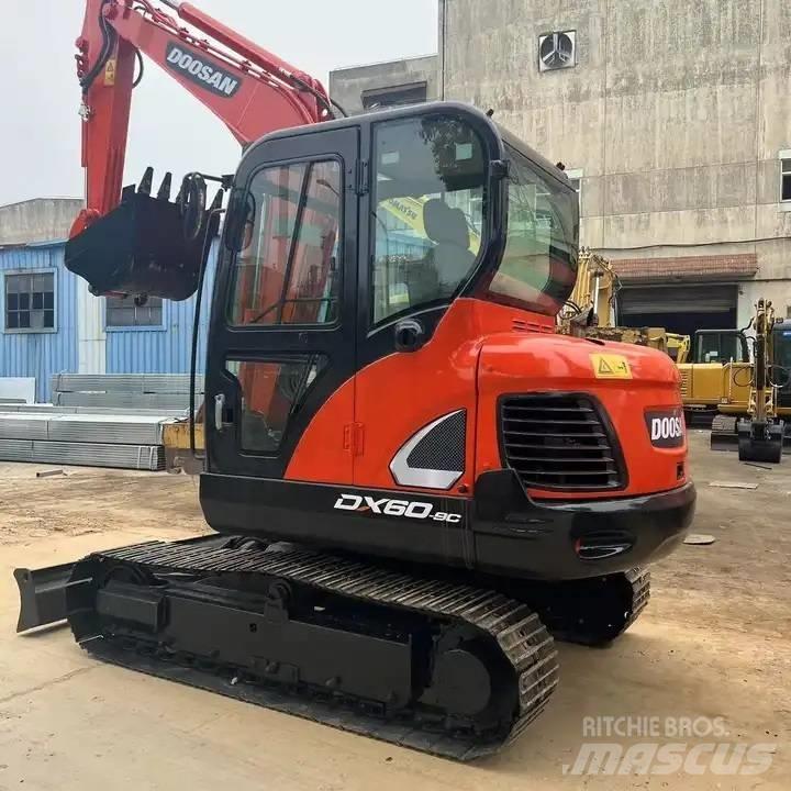 Doosan DX60 Гусеничні екскаватори