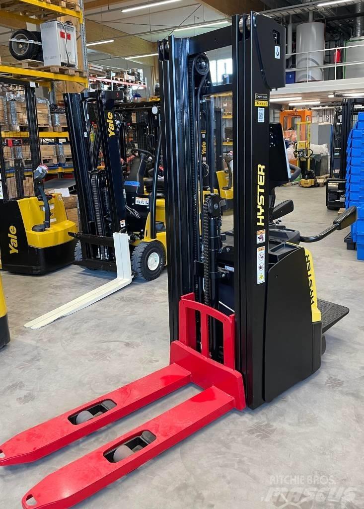 Hyster S1.2S Самохідні електроштабелери