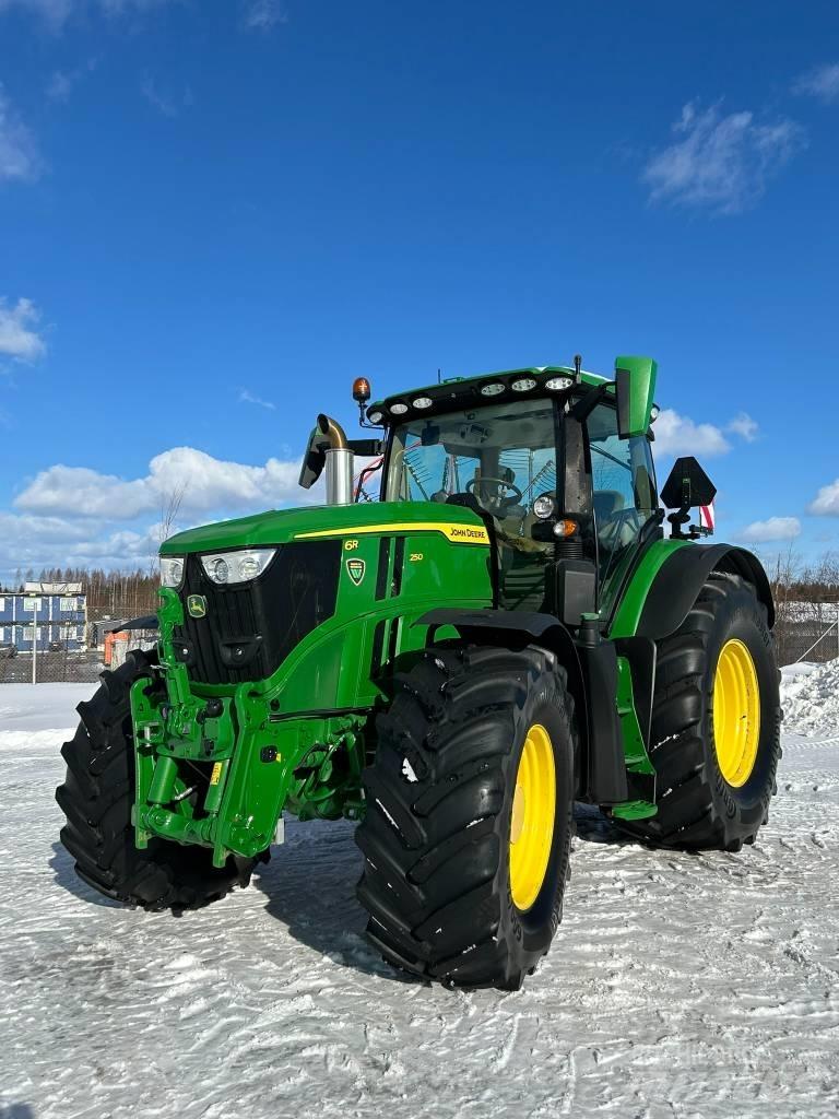 John Deere 6R 250 Трактори