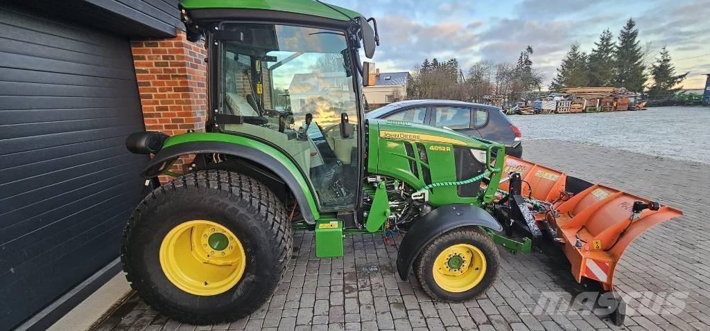 John Deere 4052 R Трактори