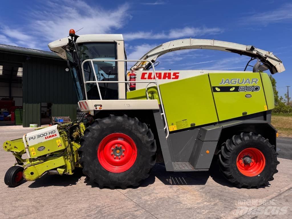 CLAAS Jaguar 830 Кормозбиральні комбайни