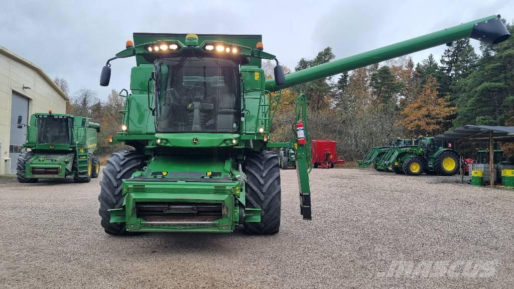 John Deere T 670 i Зернозбиральні комбайни