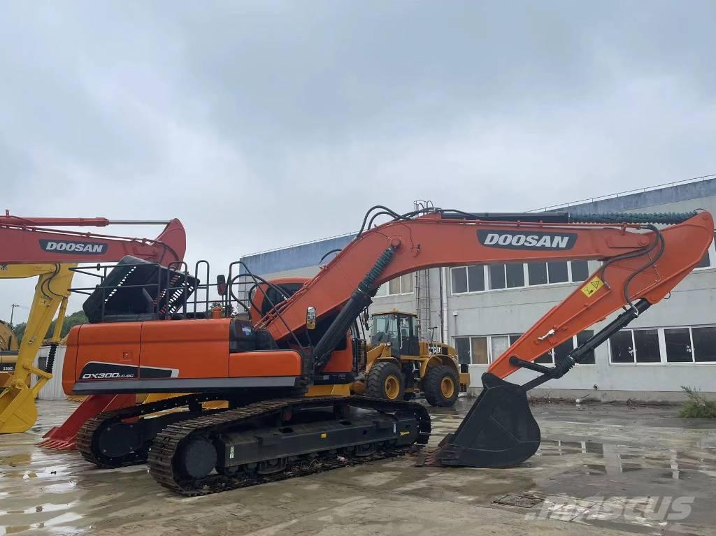 Doosan DX 300 LC Гусеничні екскаватори