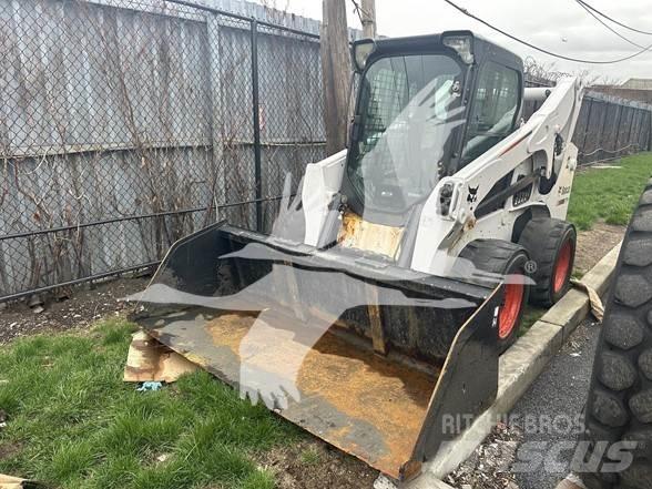 Bobcat S750 Міні-навантажувачі