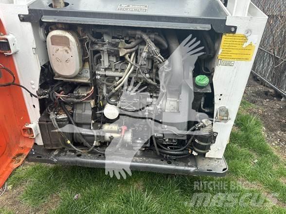 Bobcat S750 Міні-навантажувачі