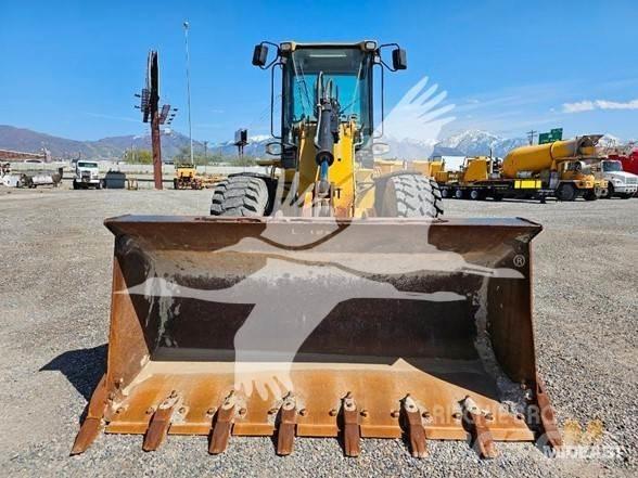 CAT 930G Фронтальні навантажувачі