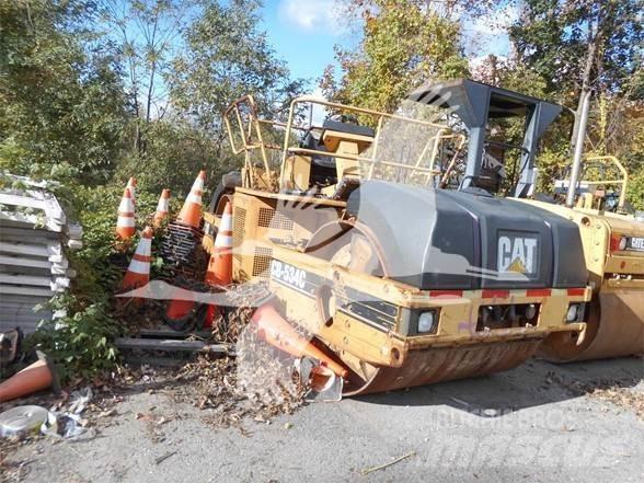 CAT CB-534C Грунтові котки