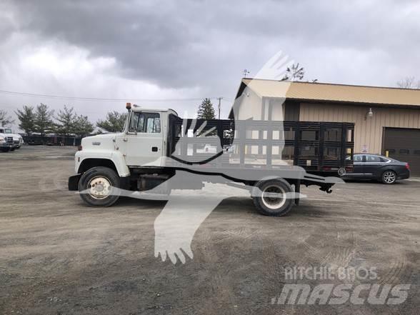 Ford L8000 Будтехніка - Інші
