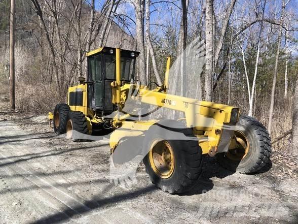 John Deere 770 Грейдери