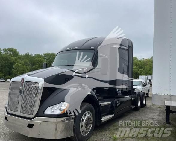 Kenworth T680 Тягачі