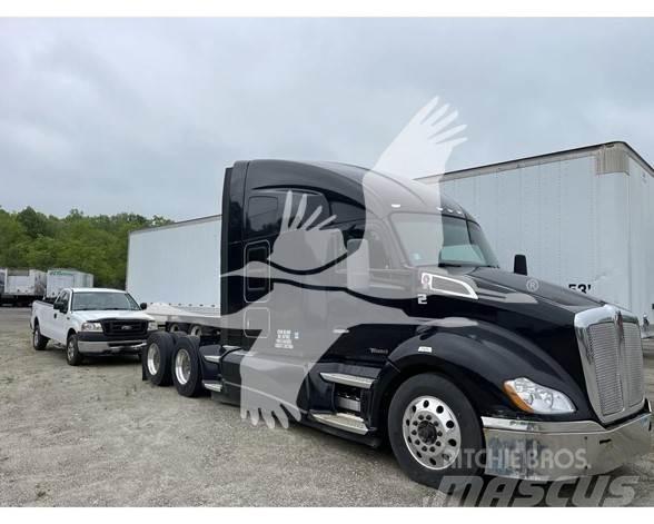 Kenworth T680 Тягачі
