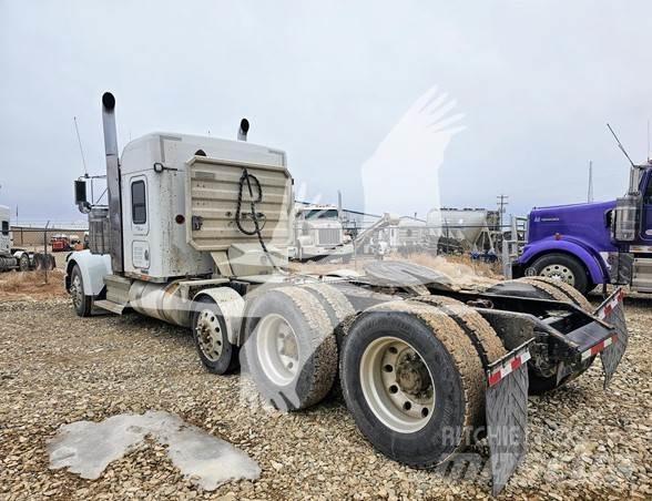 Kenworth W900 Тягачі