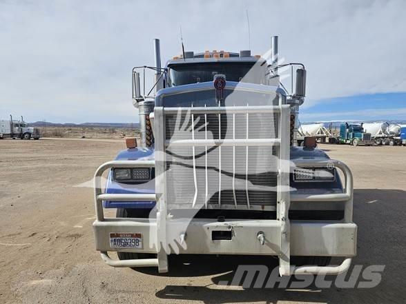 Kenworth W900 Тягачі