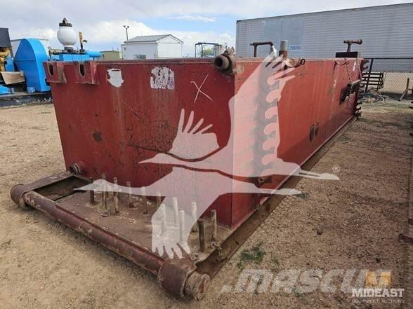  MUD TANK Будтехніка - Інші