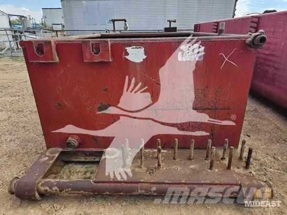  MUD TANK Будтехніка - Інші
