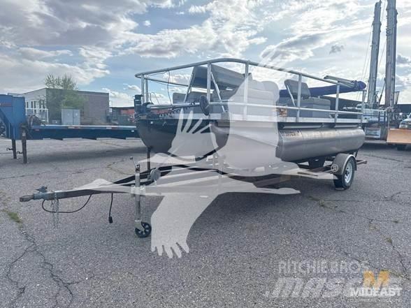  PONTOON BOAT Будтехніка - Інші
