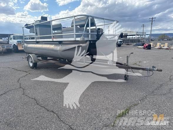 PONTOON BOAT Будтехніка - Інші