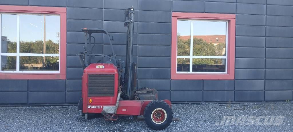 Moffett M5 25.3 NX Дизельні навантажувачі