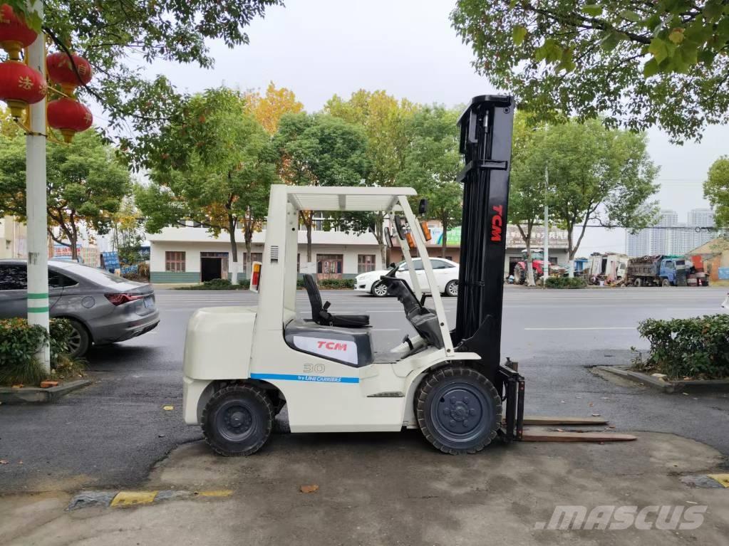 TCM 3t Дизельні навантажувачі