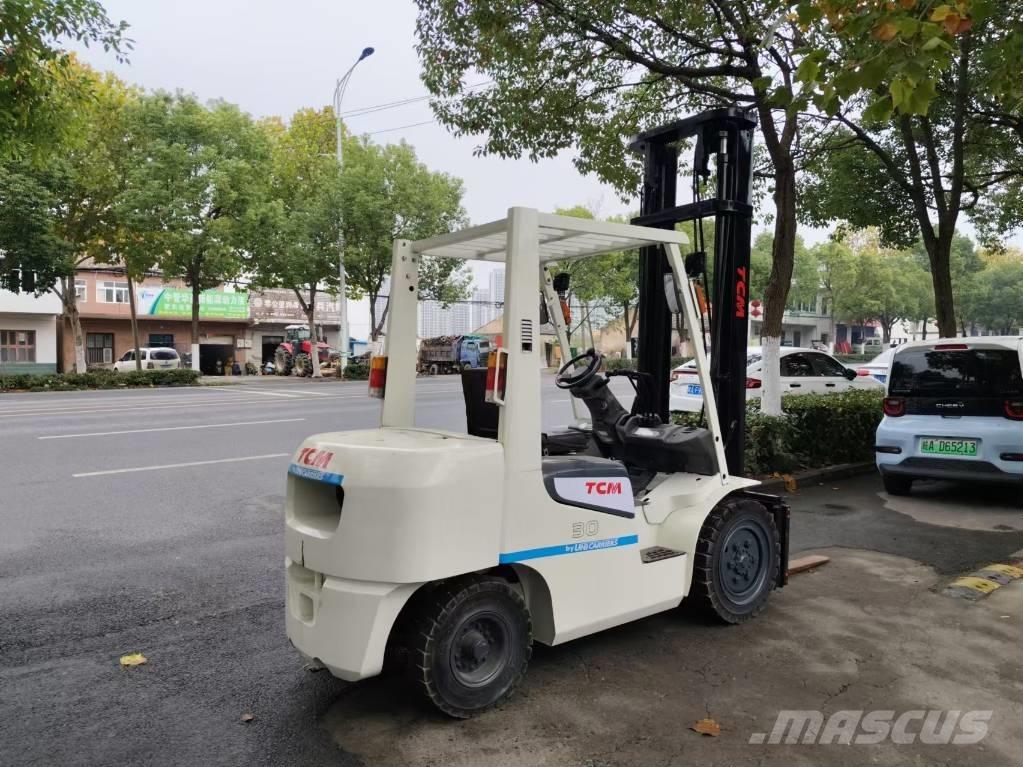 TCM 3t Дизельні навантажувачі