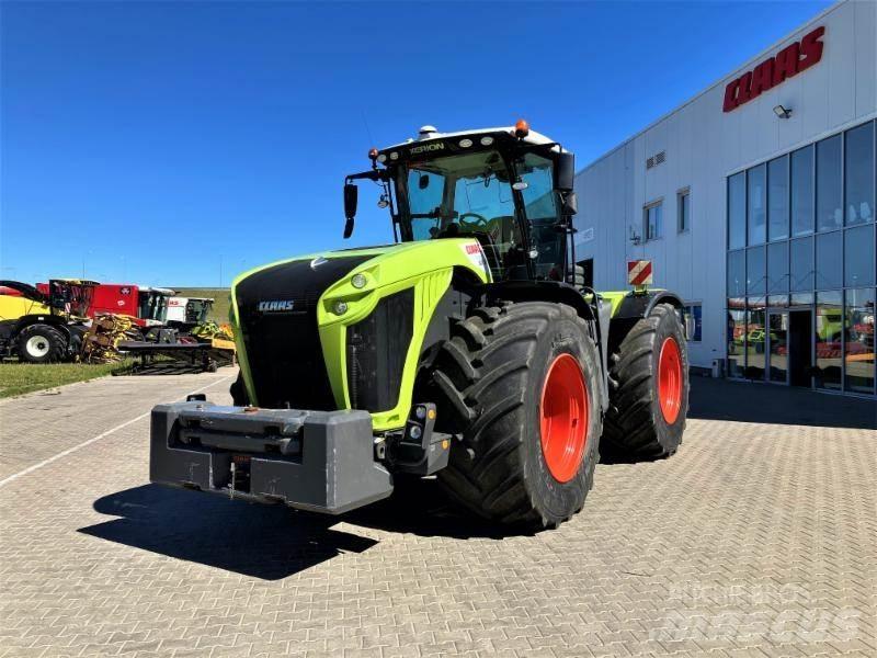 CLAAS XERION 5000 Трактори