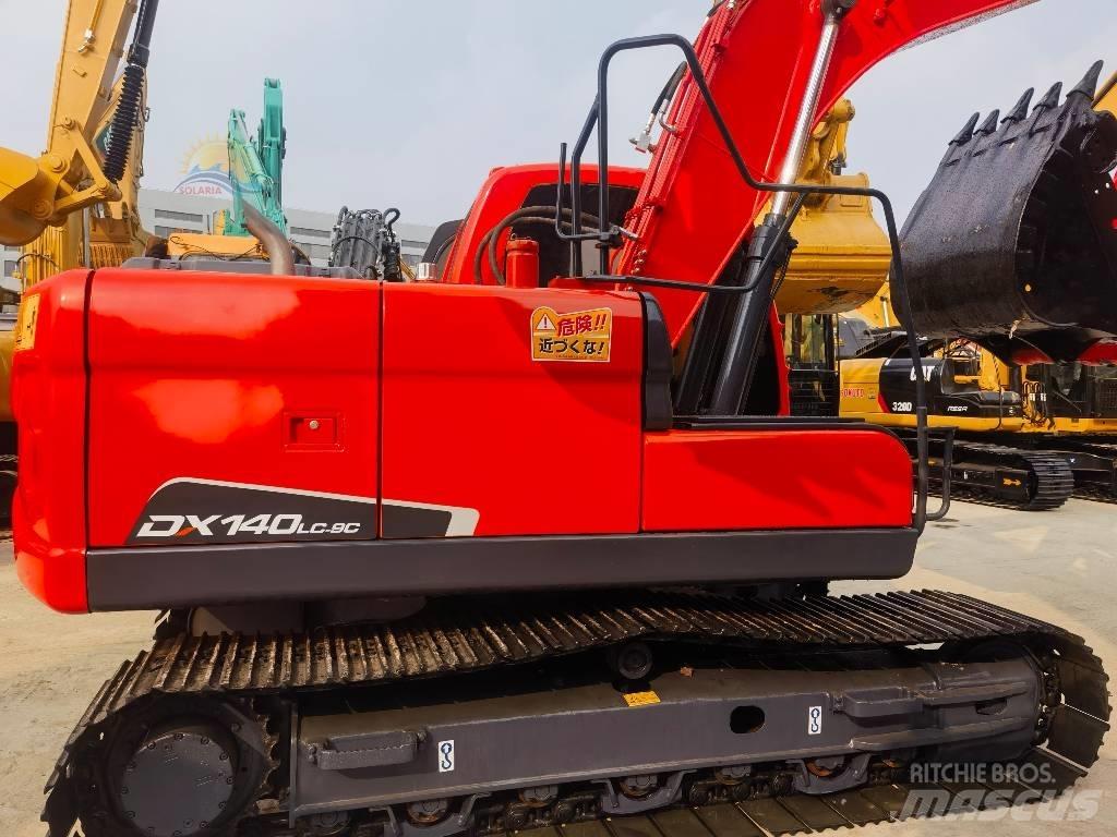 Doosan DX 140 LC Гусеничні екскаватори