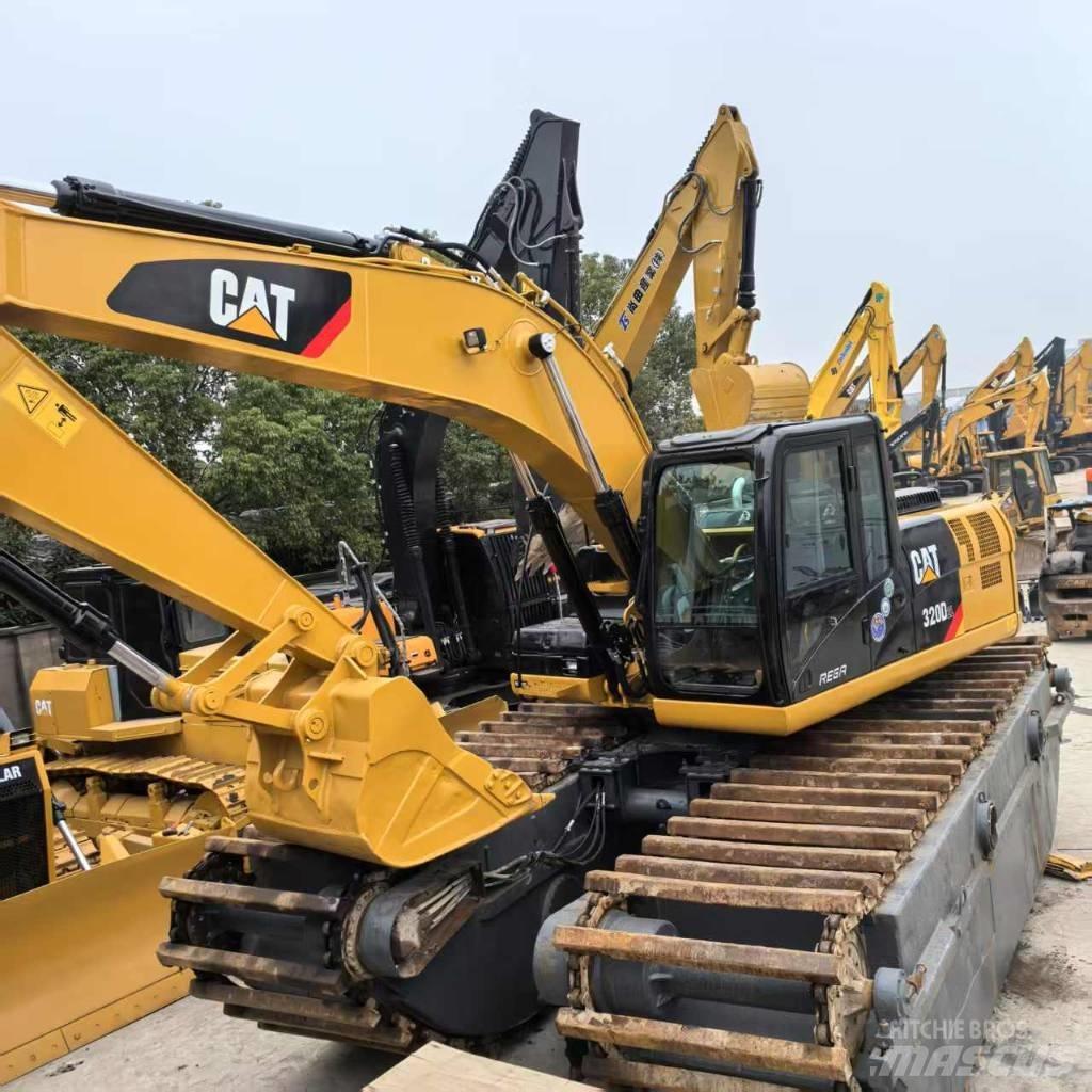 CAT 320 D Екскаватори-амфібії