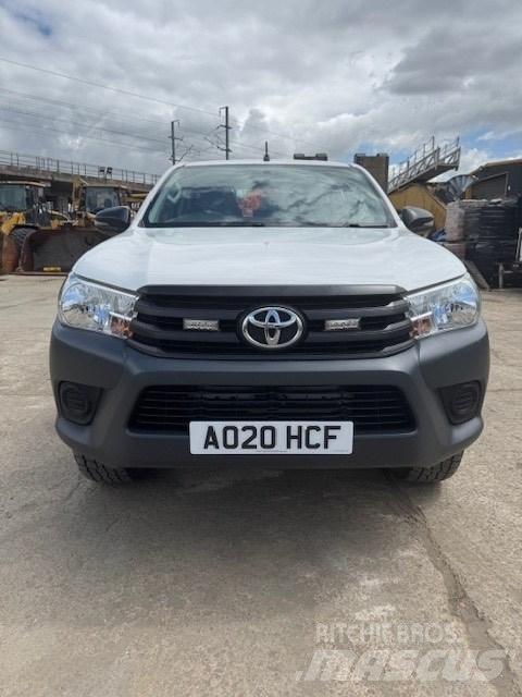 Toyota Hilux Пікапи / Бічне розвантаження