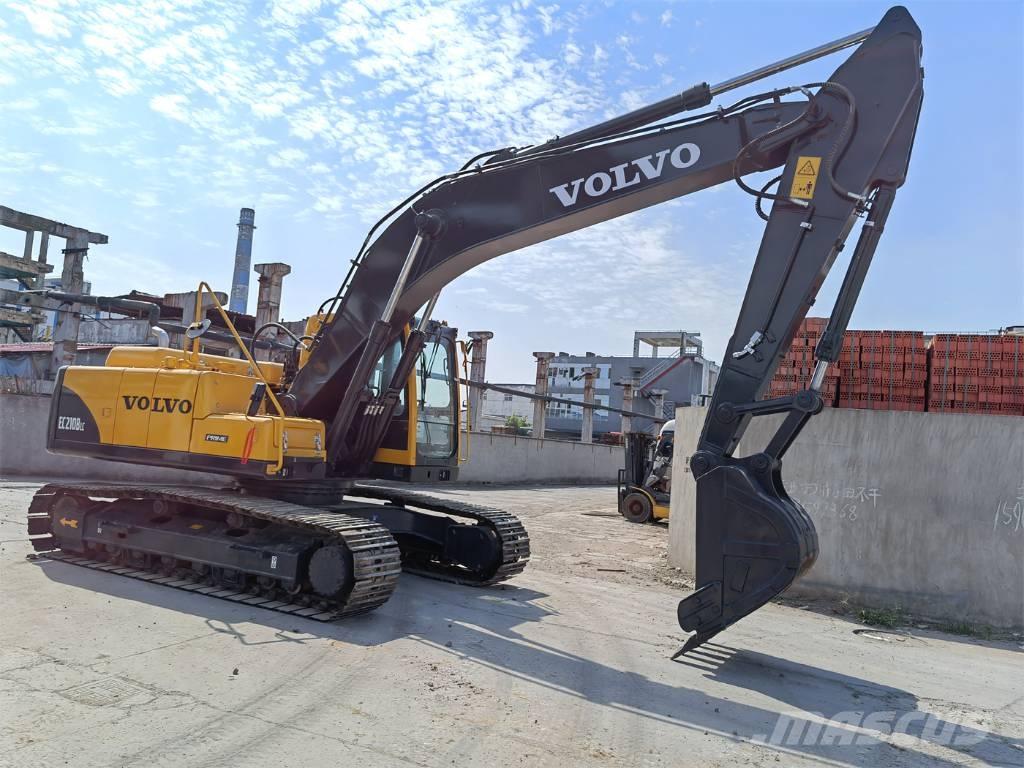 Volvo EC210B Гусеничні екскаватори