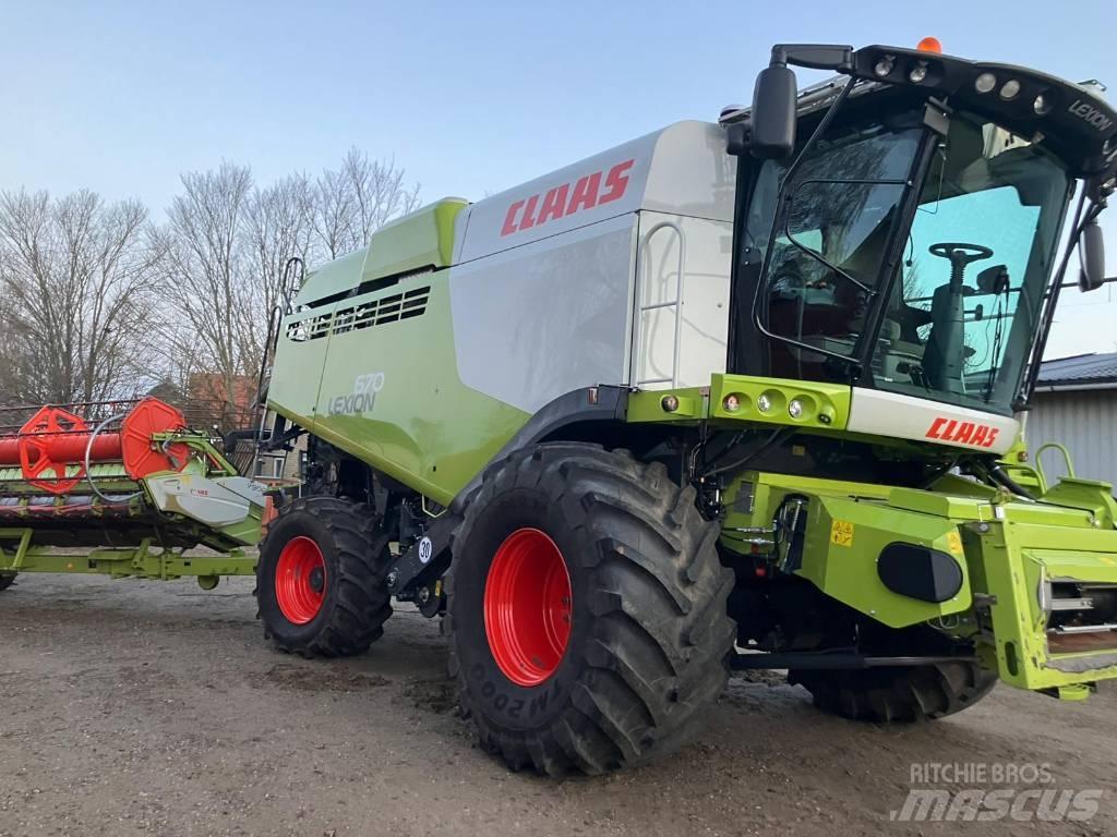 CLAAS Lexion 670 Зернозбиральні комбайни