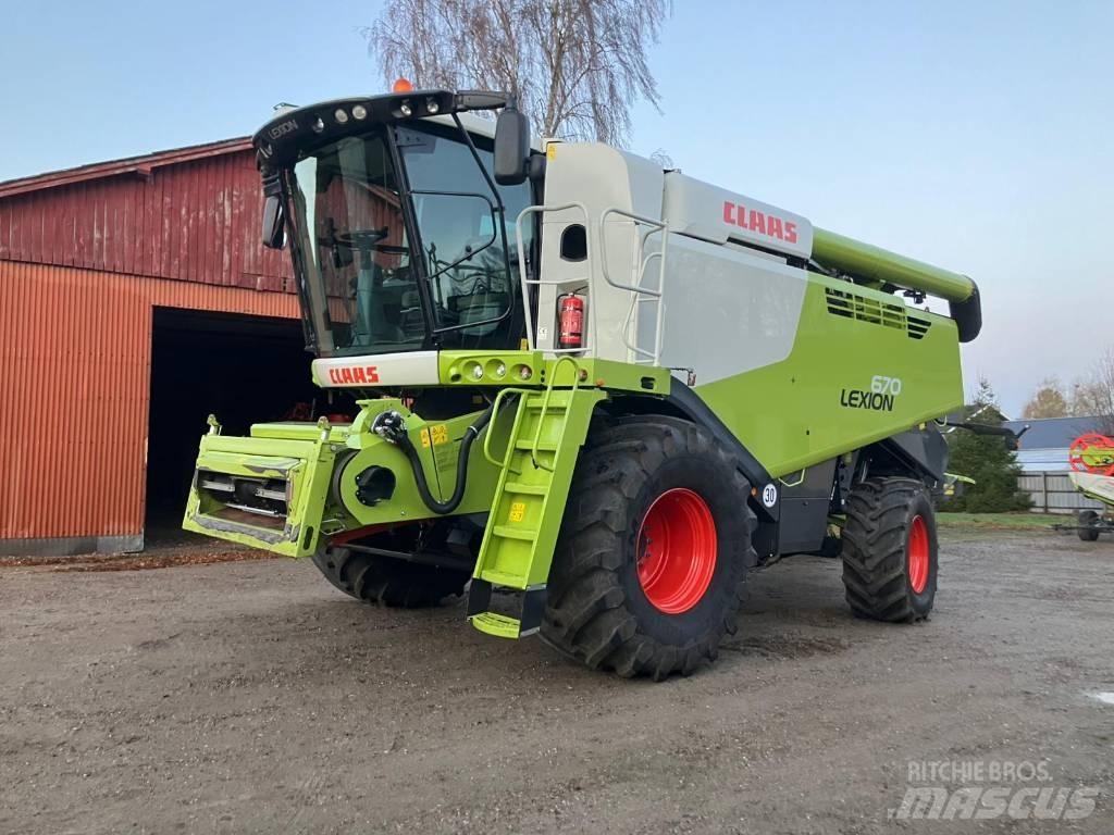 CLAAS Lexion 670 Зернозбиральні комбайни