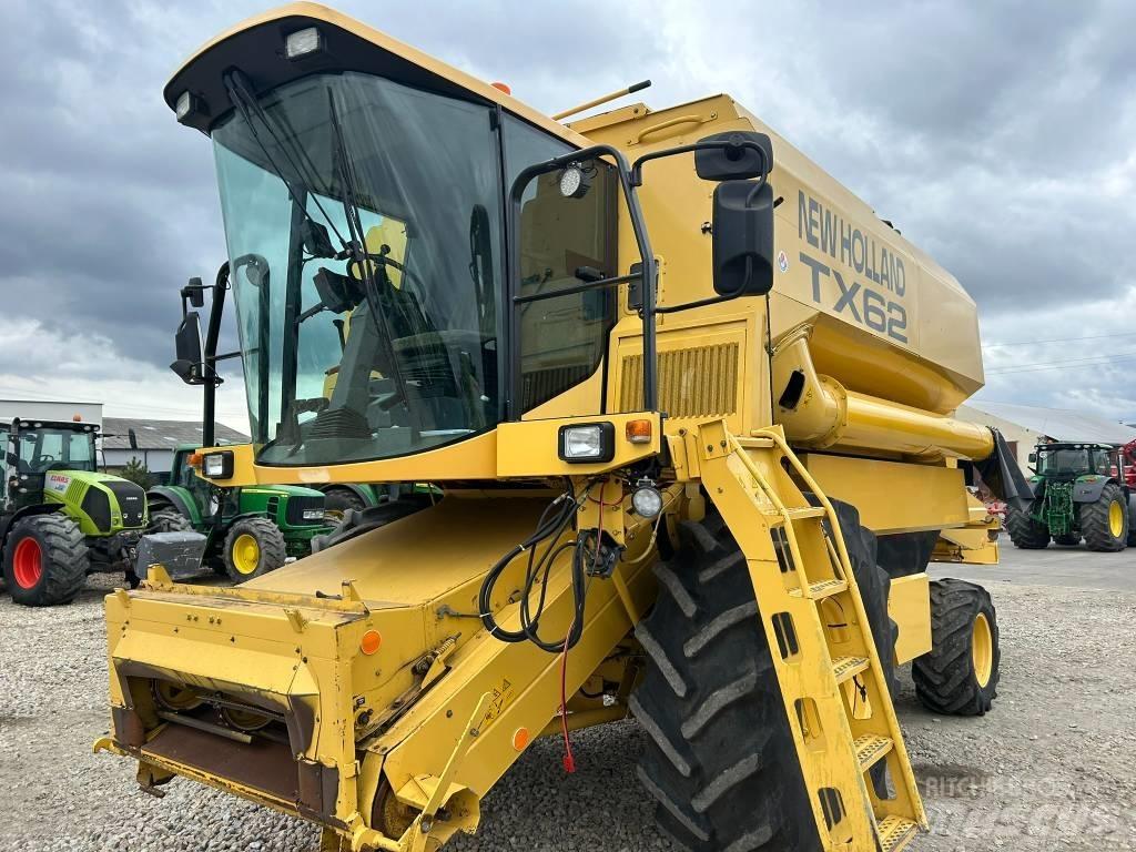 New Holland TX 62 Зернозбиральні комбайни