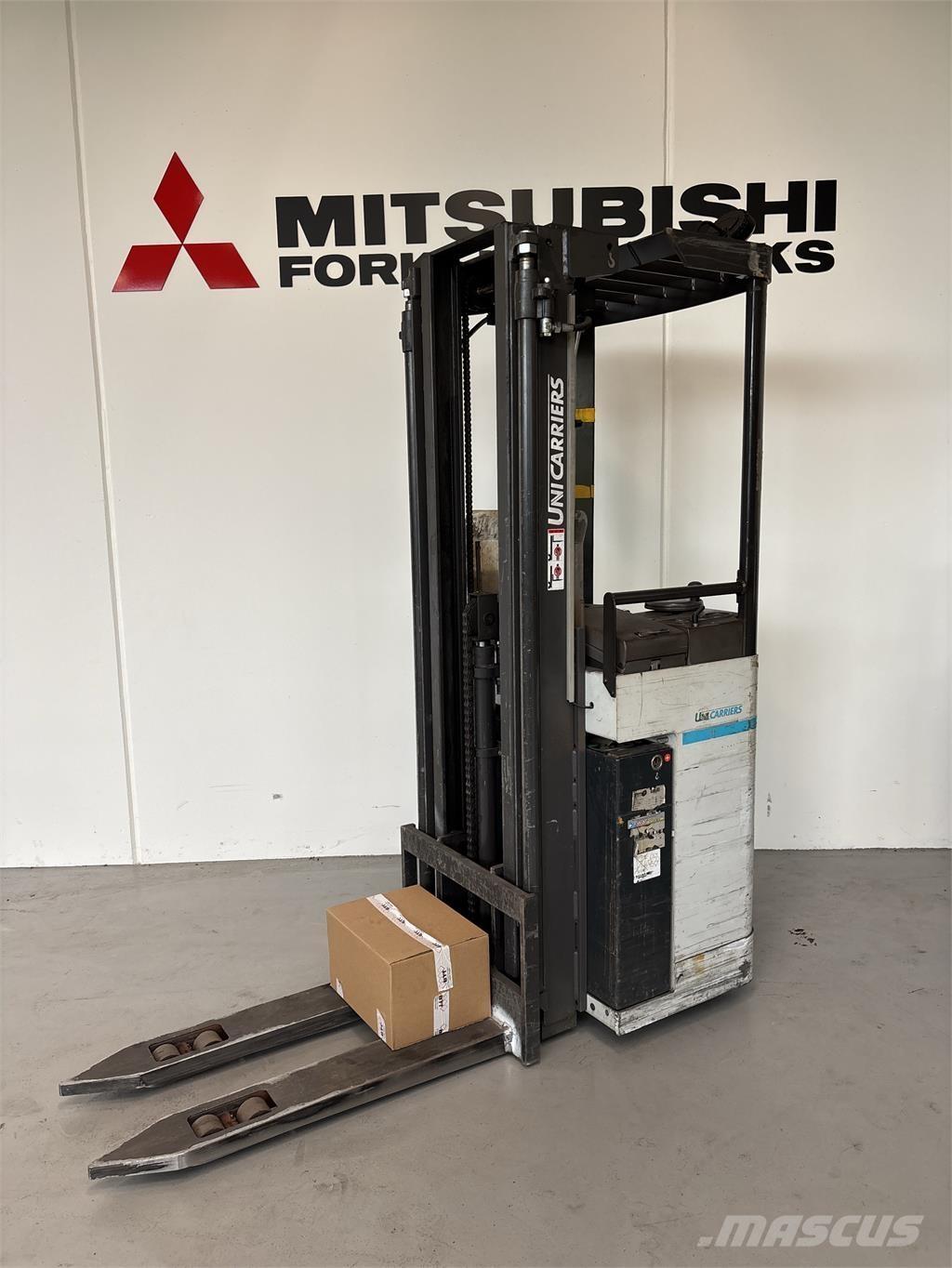 Atlet A160 Самохідні електроштабелери