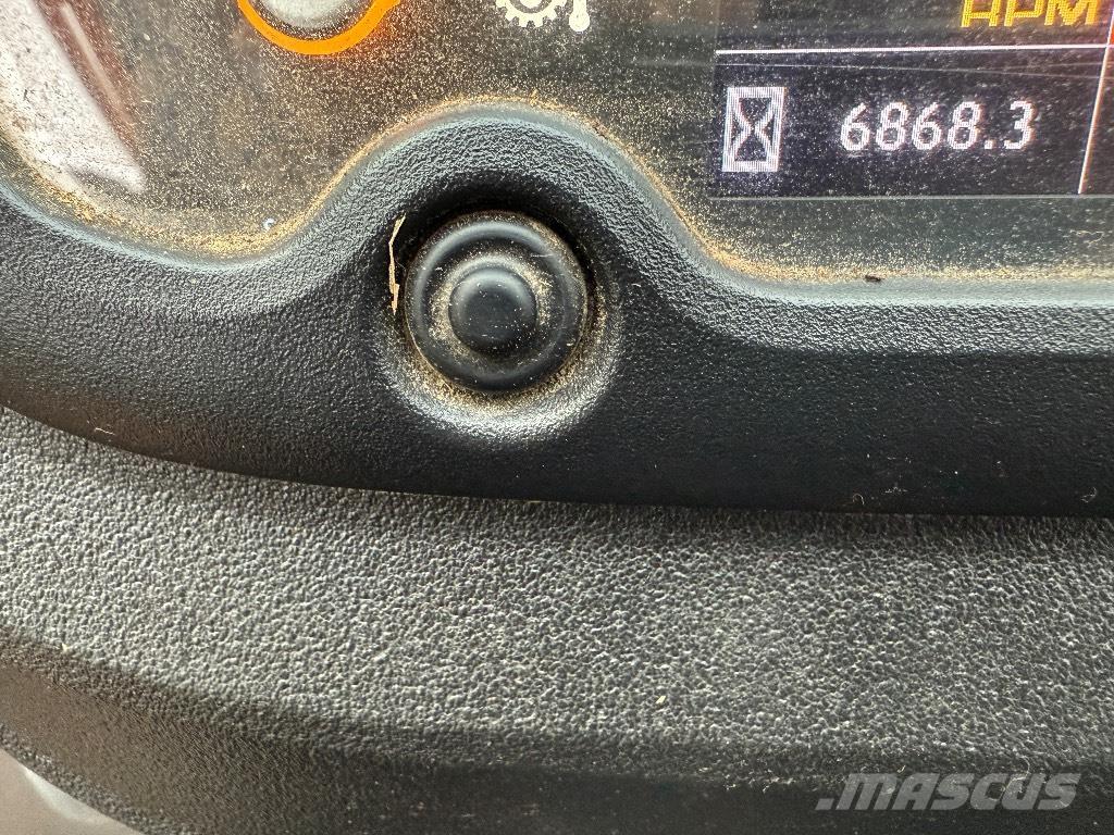 JCB 413 S Фронтальні навантажувачі