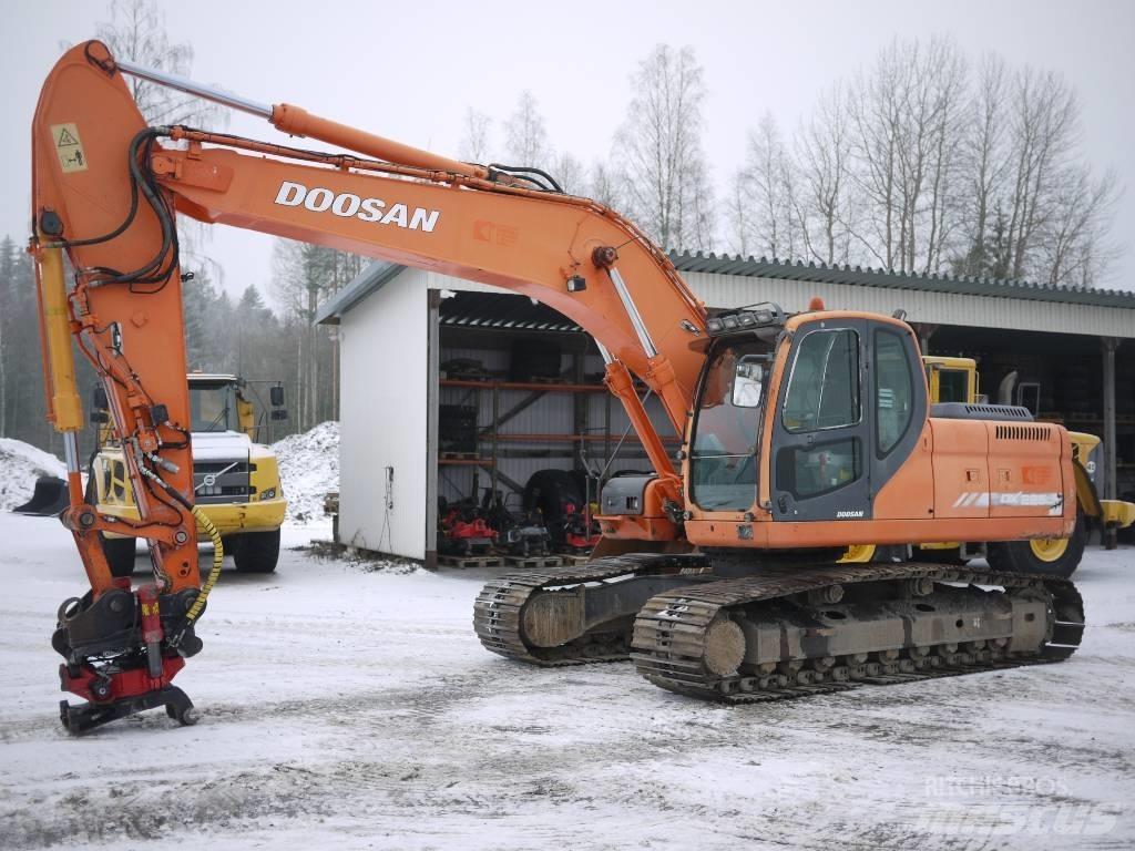 Doosan DX 225 LC Гусеничні екскаватори