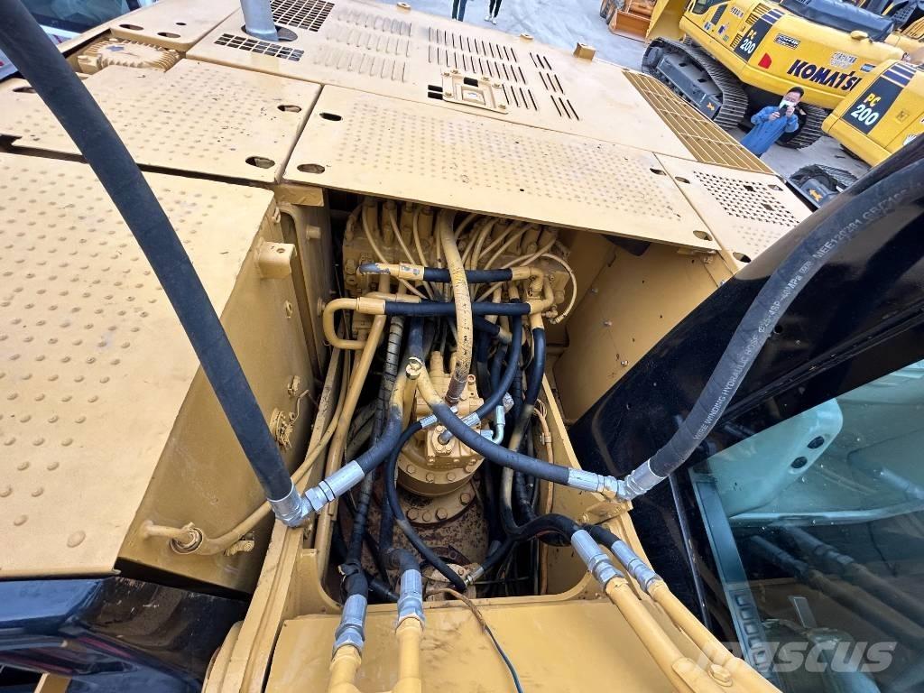 CAT 320 C Гусеничні екскаватори