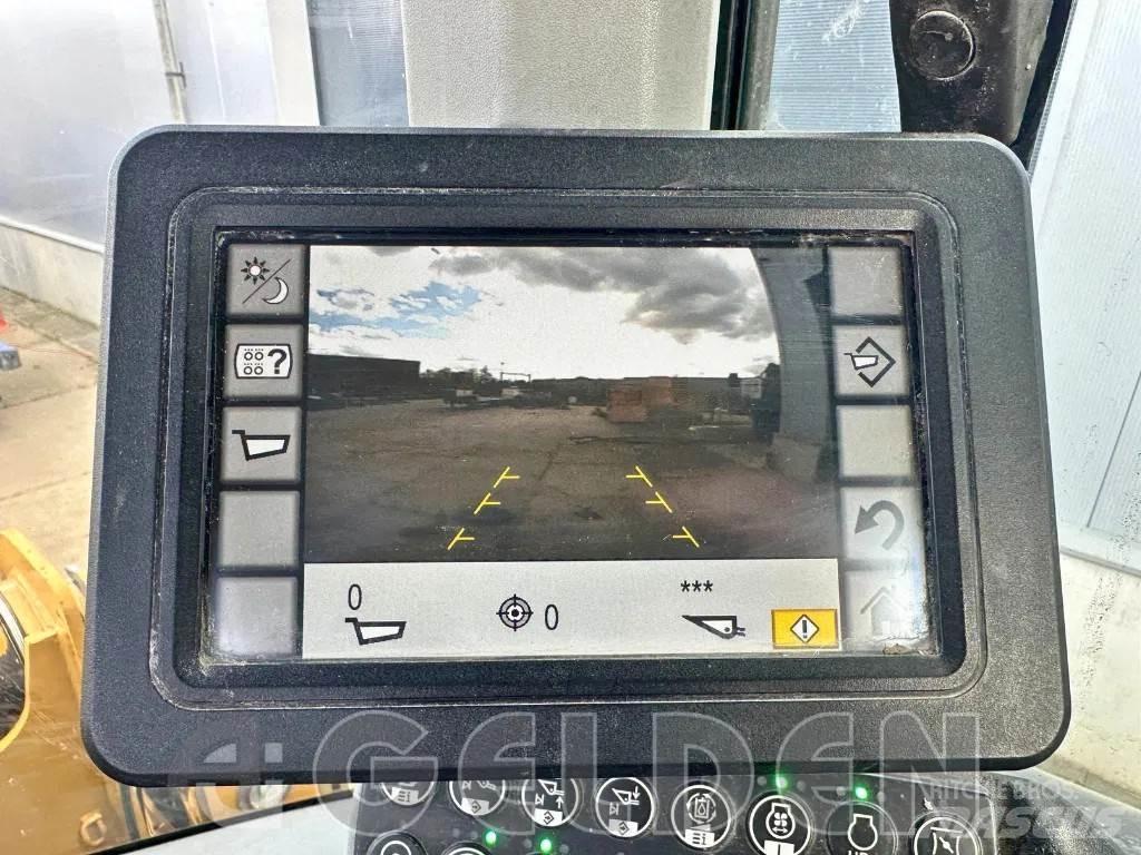 CAT 938M Фронтальні навантажувачі