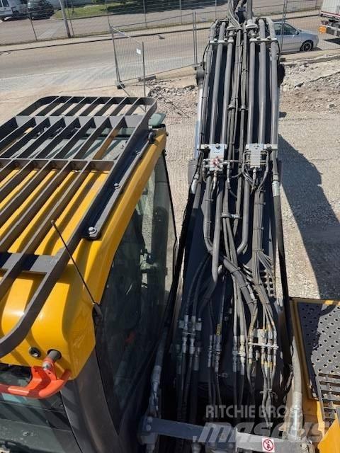 Volvo EC220EL Гусеничні екскаватори