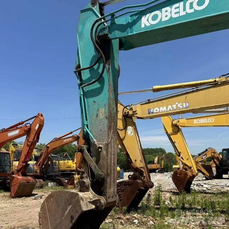 Kobelco SK 200 Гусеничні екскаватори